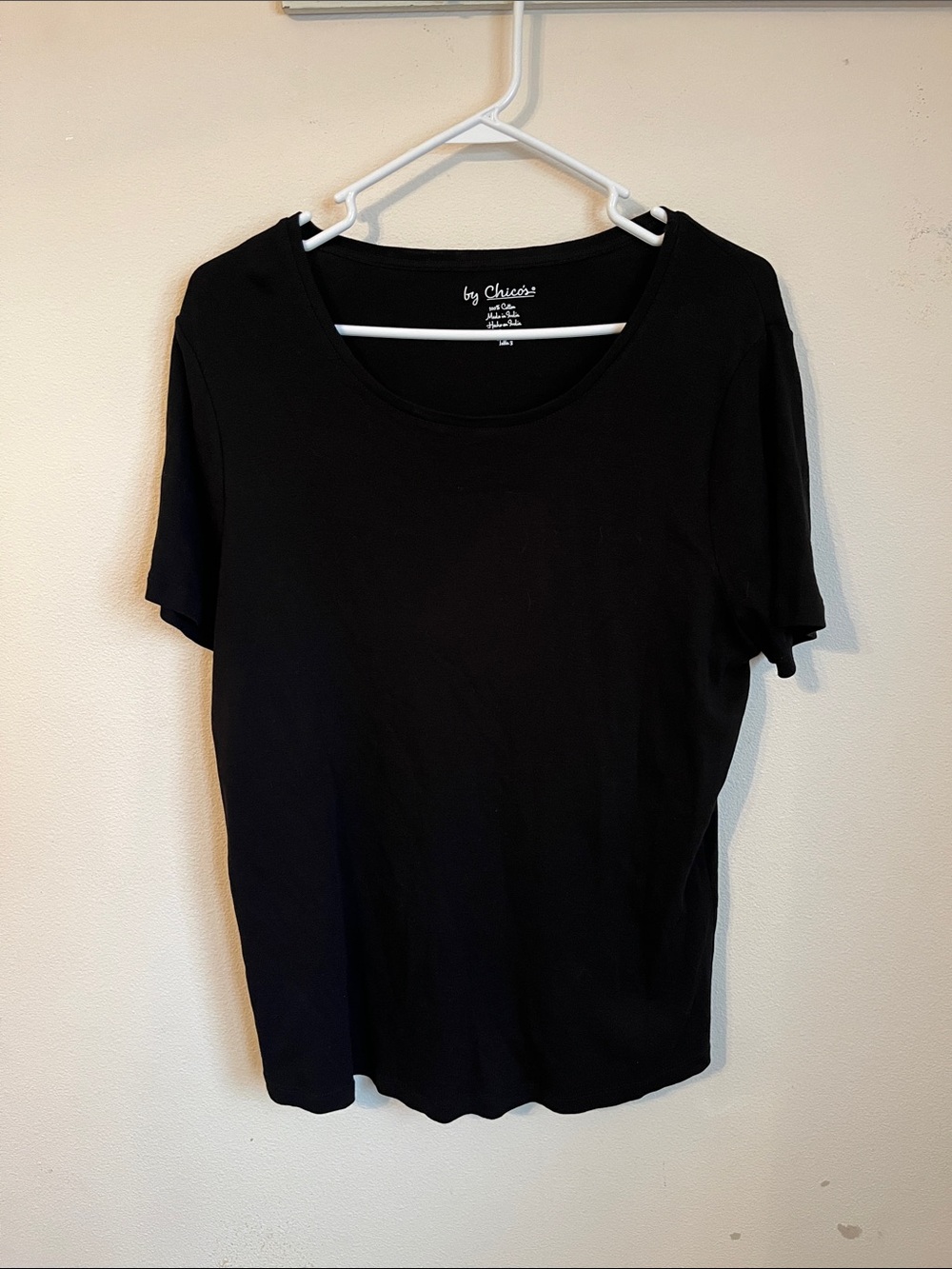 Chico's Black Scoop Neck Short Sleeve Tee